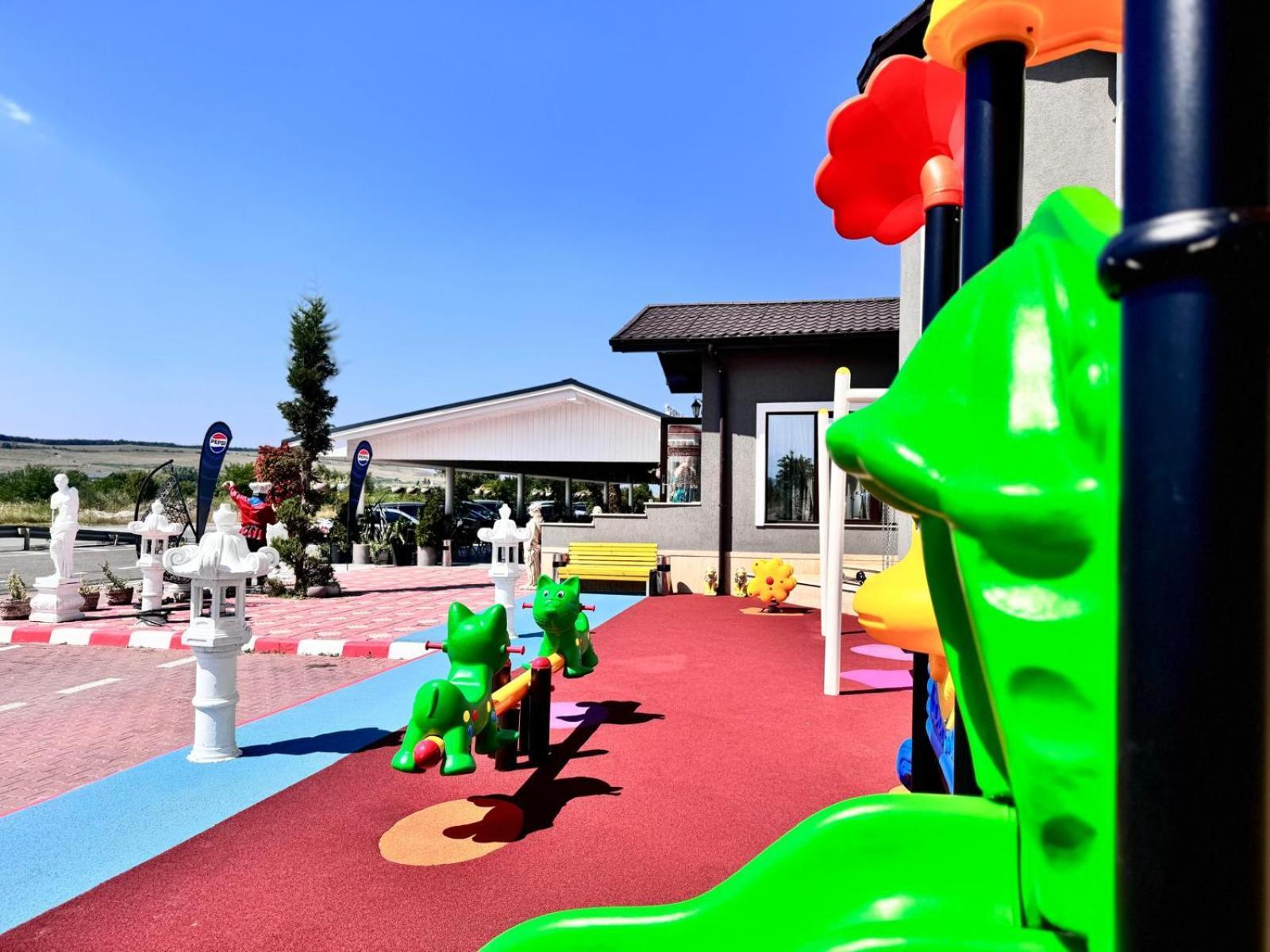 Hanul Domnesc Imperial Hotel & Spa Călan Екстериор снимка