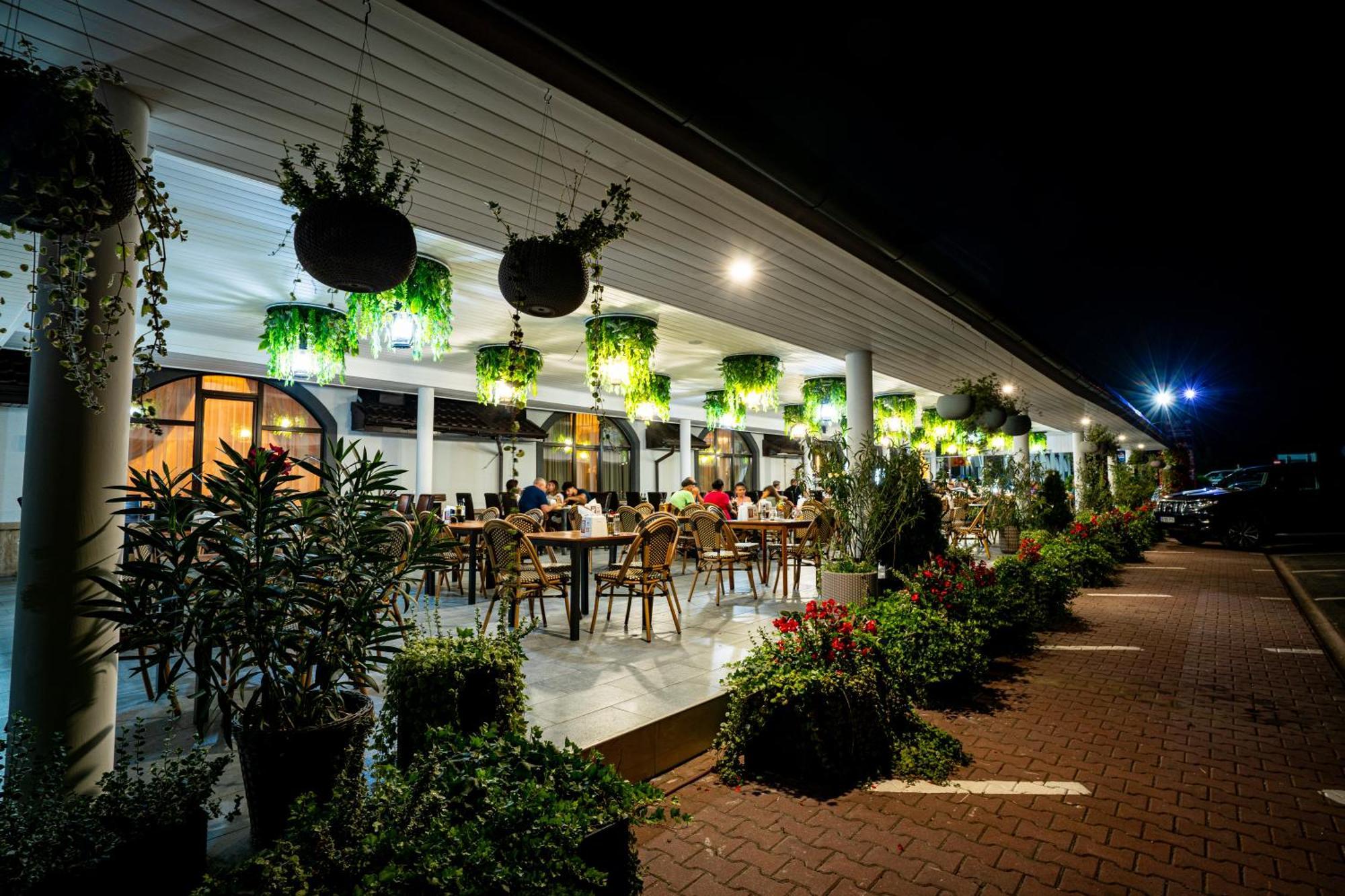 Hanul Domnesc Imperial Hotel & Spa Călan Екстериор снимка