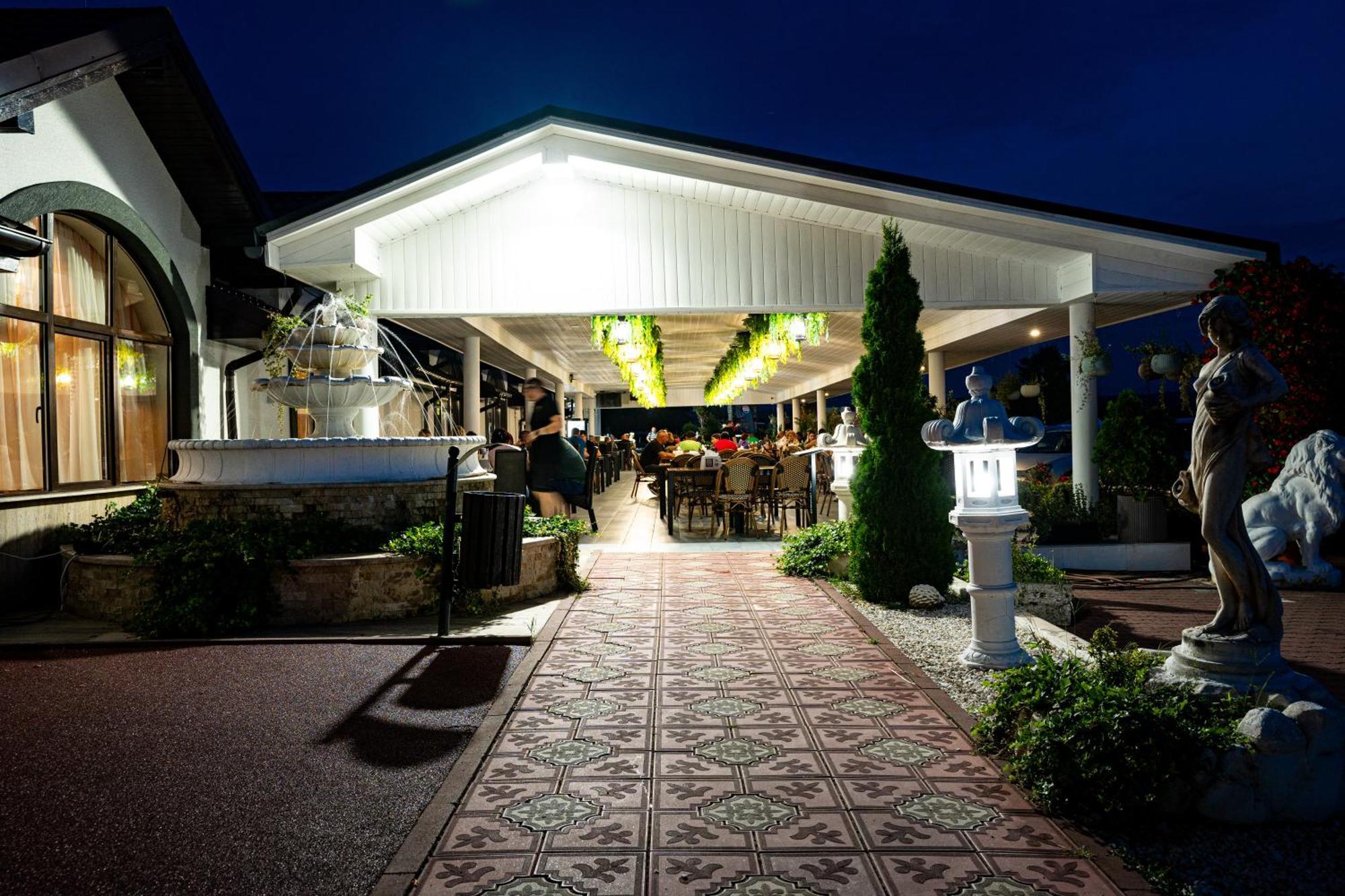 Hanul Domnesc Imperial Hotel & Spa Călan Екстериор снимка